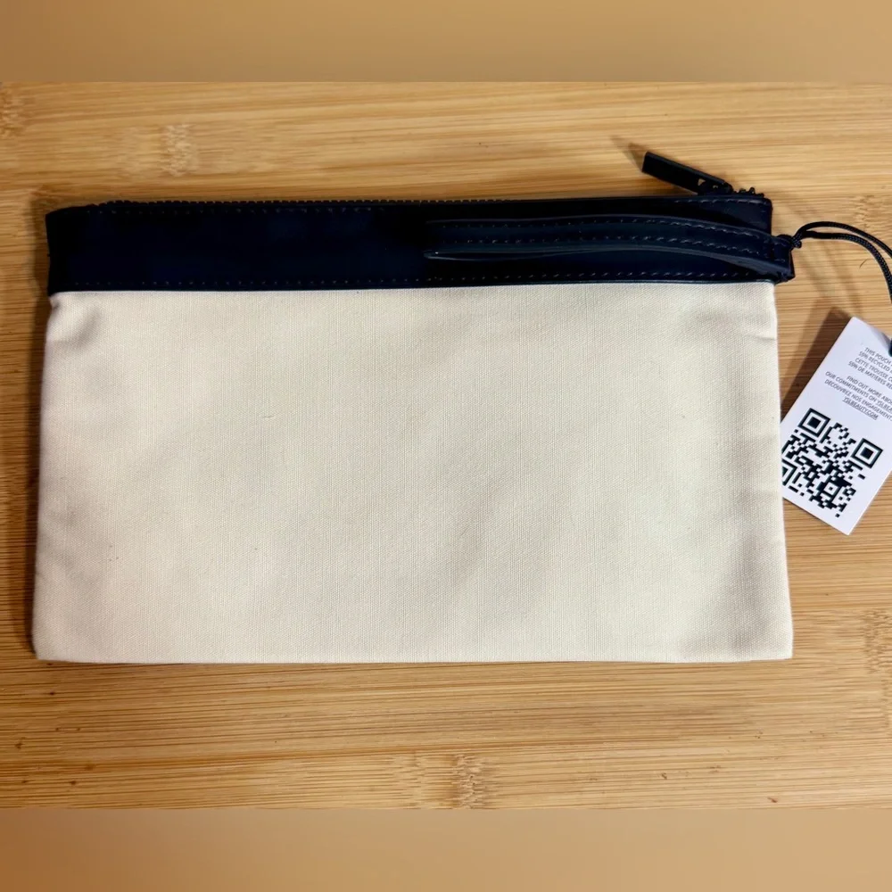 Yves Saint Laurent YSL Wristlet Pouch Clutch Bag, NWT - Picture 4 of 4
